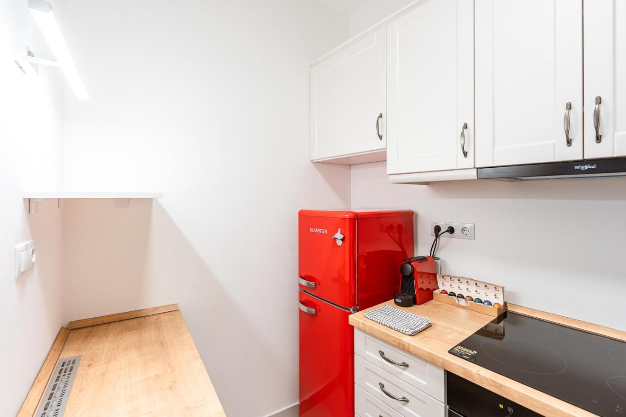 Modern & Newly Built Apartment With Private Garage Budapest Eksteriør billede