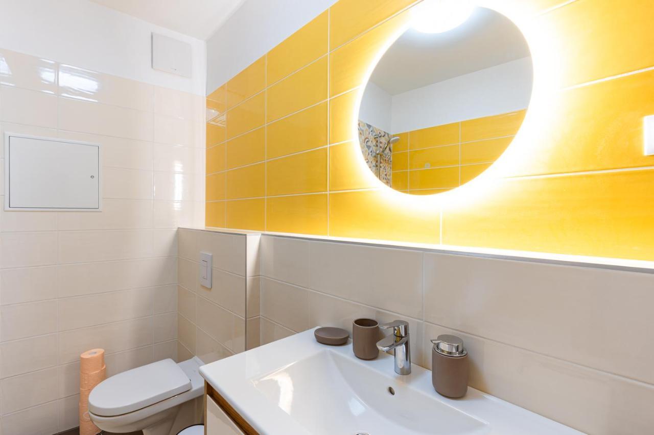 Modern & Newly Built Apartment With Private Garage Budapest Eksteriør billede