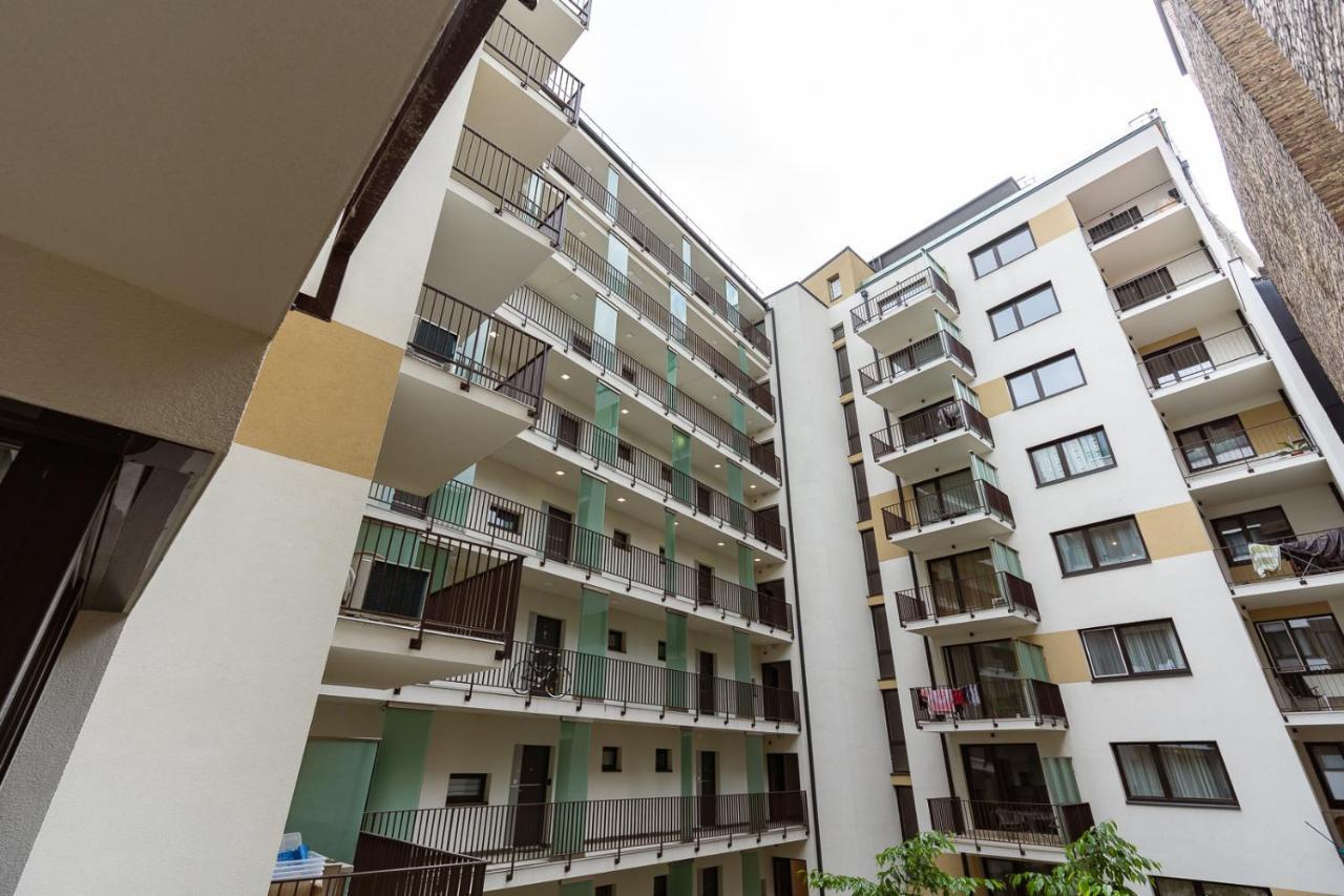 Modern & Newly Built Apartment With Private Garage Budapest Eksteriør billede